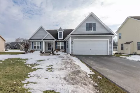 143 Whistlers Cove Ln, Greece, NY 14612