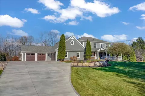 824 Garnsey Rd, Perinton, NY 14450