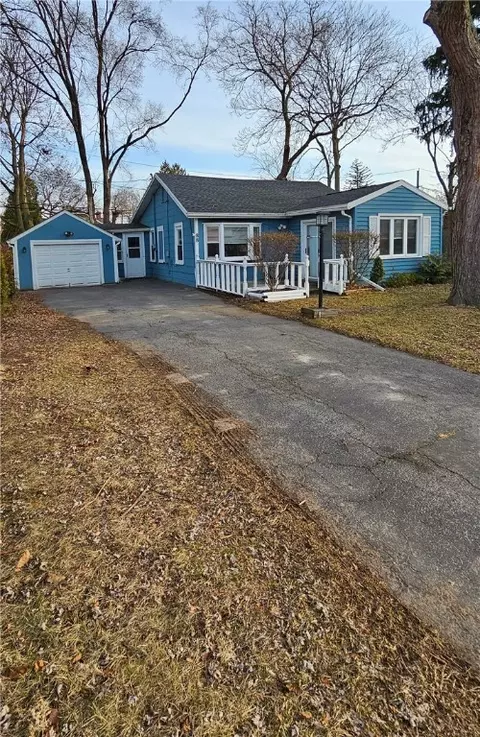 88 Worcester Rd, Greece, NY 14616