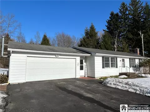 3270 W Oak Hill Rd, Ellicott, NY 14701