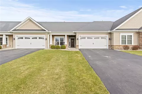 46 Ashby Cir, Penfield, NY 14526