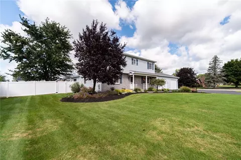 8484 Stringham Dr, Batavia, NY 14020 photo 6