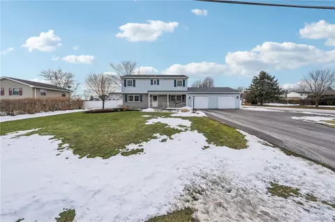 8484 Stringham Dr, Batavia, NY 14020 photo 7