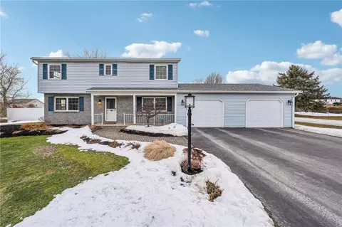 8484 Stringham Dr, Batavia, NY 14020