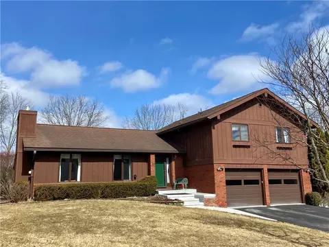 118 Nottingham Way, Elmira, NY 14903