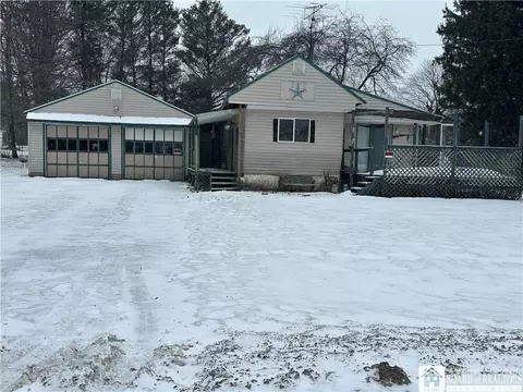 4025 Kimball Dr, Jamestown, NY 14701