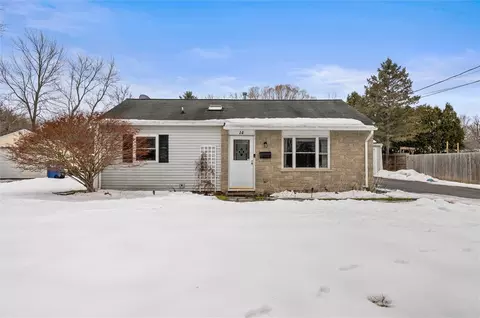 14 Pontiac St, Webster, NY 14580