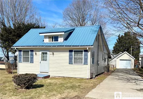 44 W 4th St, Ellicott, NY 14701