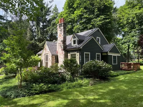 51 Cobb Ter, Brighton, NY 14620