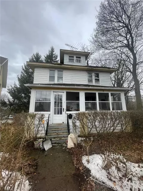 8 Main Ter, Perry, NY 14530