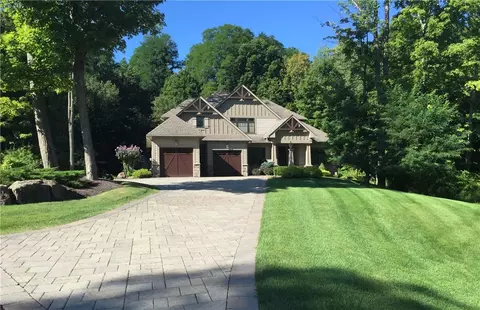 1211 Silverstone Pass, Webster, NY 14580