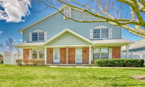 35 Dessie Hts, West Henrietta, NY 14586