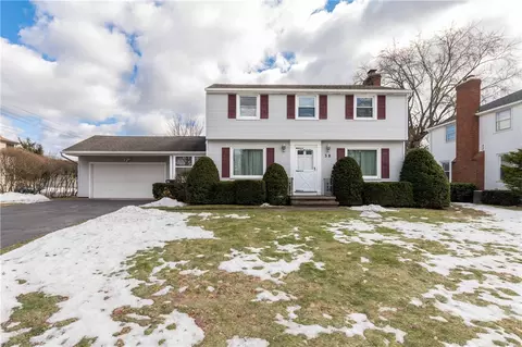 38 Ridgelawn Dr, Irondequoit, NY 14617