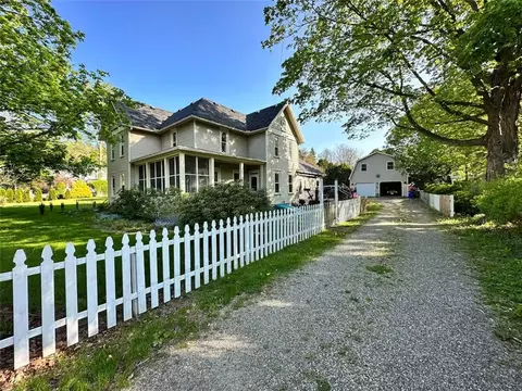 17 James St, Naples, NY 14512