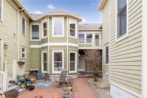 52 Windsor St, Rochester, NY 14605