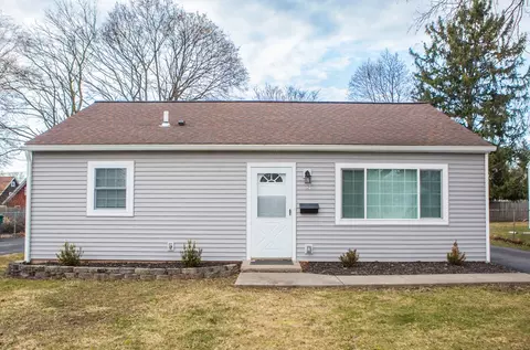 94 Cimarron Dr, Rochester, NY 14620