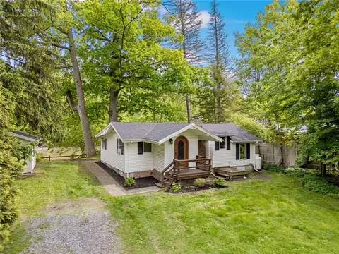 12 Milewood Rd, Chili, NY 14546