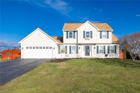 436 Pineville Ln, Webster, NY 14580