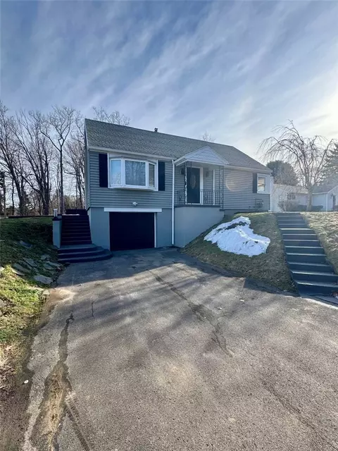 514 Bay Rd, Webster, NY 14580