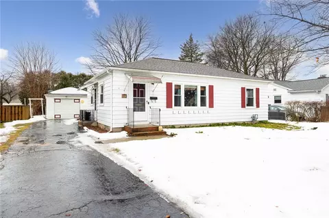 461 Pemberton Rd, Irondequoit, NY 14622