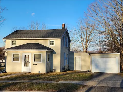 12 Prospect St, Mount Morris, NY 14510