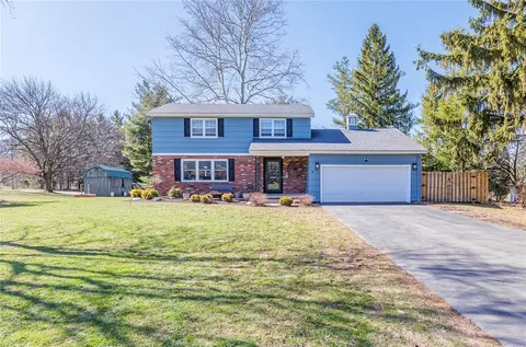 14 Manor Hill Dr, Perinton, NY 14450