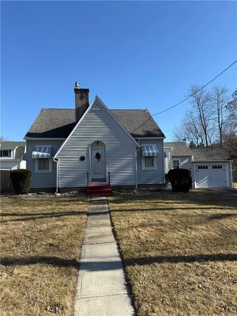 90 York Ave, Elmira, NY 14905