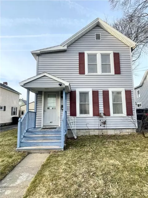 43 Augustus St, Auburn, NY 13021