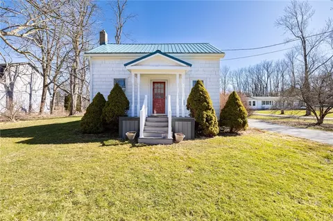 455 Mendon Ionia Rd, Honeoye Falls, NY 14472