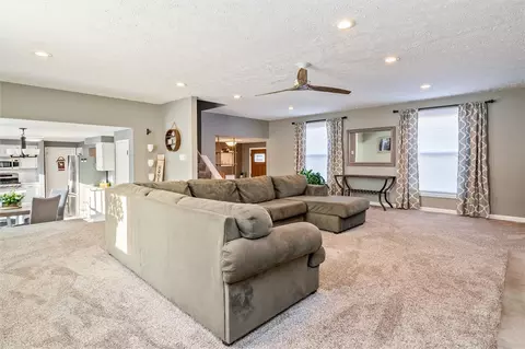 146 Spring Tree Ln, Greece, NY 14612 photo 9
