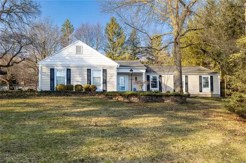 26 Greylock, Pittsford, NY 14534