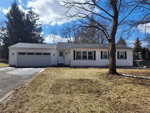 87 Cape Cod, Henrietta, NY 14467