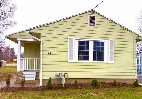 134 Granger St, Canandaigua, NY 14424