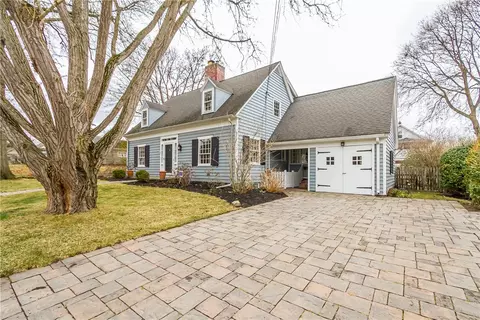 3 Elmbrook Dr, Pittsford, NY 14534