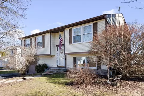 3273 Evergreen Cir, Walworth, NY 14568