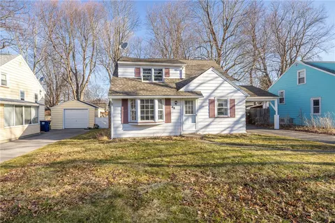 68 Haddon Rd, Greece, NY 14626