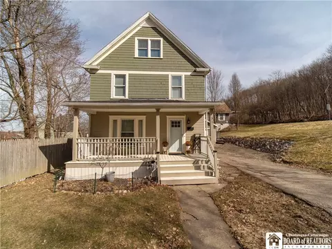 31 Ahrens Ave, Jamestown, NY 14701