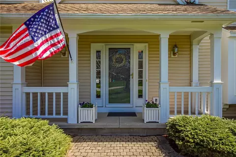 2 Brackley Cir, Perinton, NY 14450