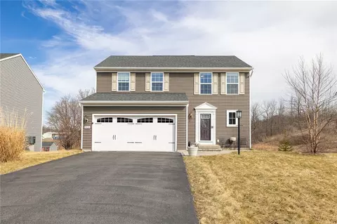 5926 Kennebec Ct, Farmington, NY 14425