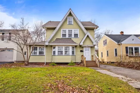 87 Shelbourne Rd, Rochester, NY 14620