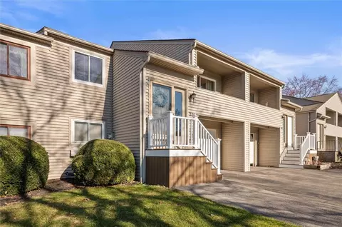 20 Hollingham Rise Rise, Perinton, NY 14450