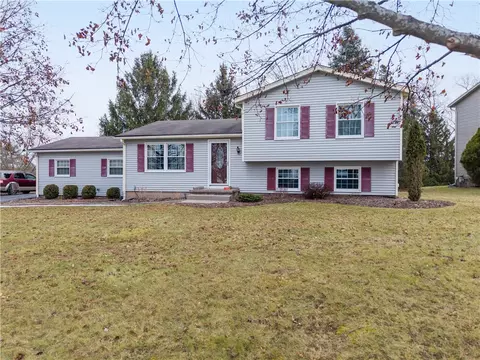 124 Heather Ln, Wheatland, NY 14546