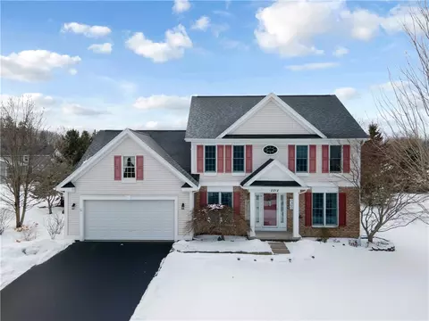 2212 Orchard Creek Dr, Ontario, NY 14519