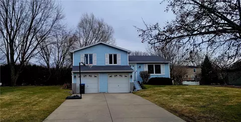 125 Pacer Dr, Henrietta, NY 14467
