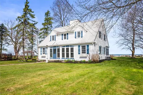 4 Summer Haven Dr, Hilton, NY 14468