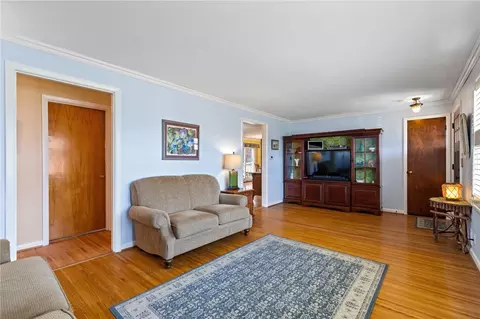 25 Breton Rd, Irondequoit, NY 14622 photo 6