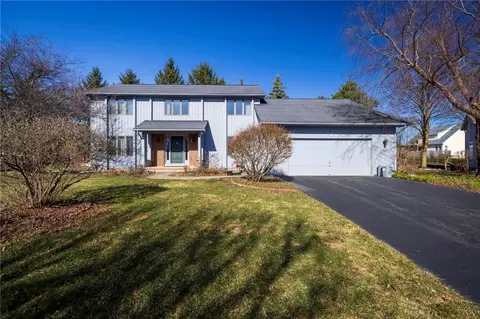 15 Brandywine Ln, Rochester, NY 14618