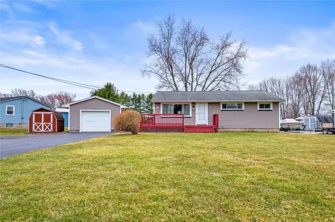 3 Palmer Rd, Riga, NY 14428