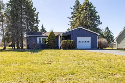 5155 Laura Ln, Canandaigua, NY 14424