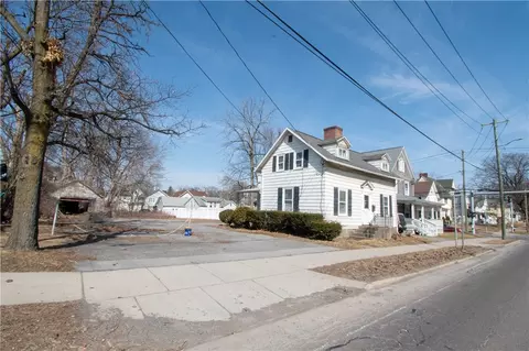98 Hamilton St, Geneva, NY 14456